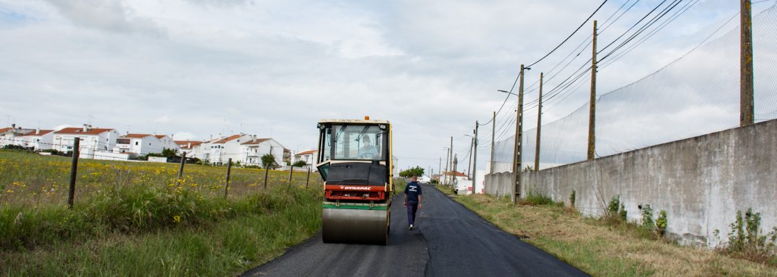 (Português) Reparação da Rede Viária Municipal – Estrada dos Aliados