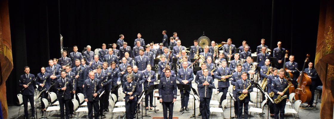 (Português) Concerto da Banda da Força Aérea Portuguesa no Teatro Garcia de Resende marcou com...