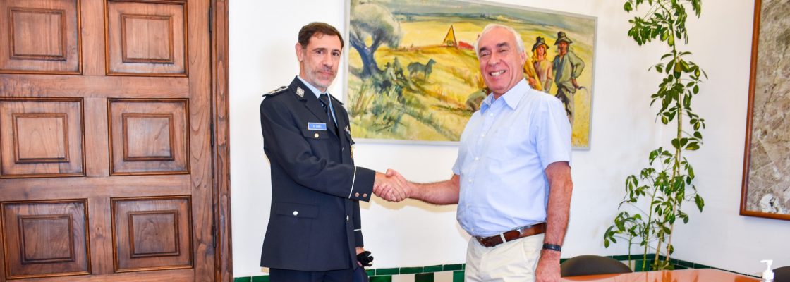 Novo Comandante Distrital da Polícia de Segurança Pública de Évora recebido nos Paços do Con...
