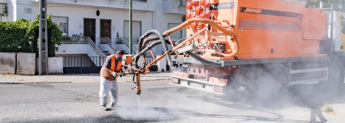 (Português) TRABALHOS DE REPARAÇÃO DE PAVIMENTO NA REDE VIÁRIA EM AÇÃO PERMANENTE