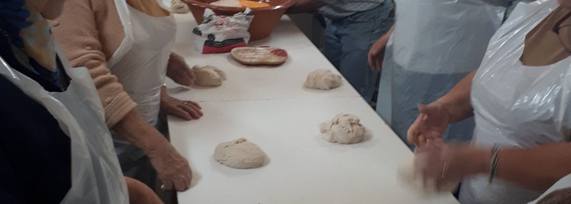 (Português) Seniores recordaram ciclo do pão no Alto de S. Bento