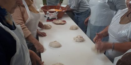 (Português) Seniores recordaram ciclo do pão no Alto de S. Bento