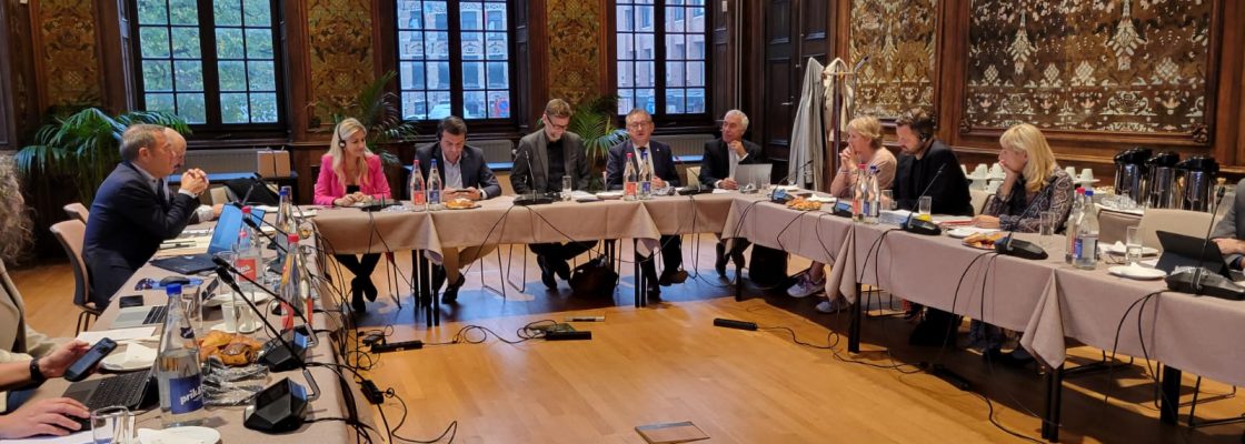 Câmara de Évora esteve em Bruxelas para reunião do Conselho de Administração da Organizaçã...