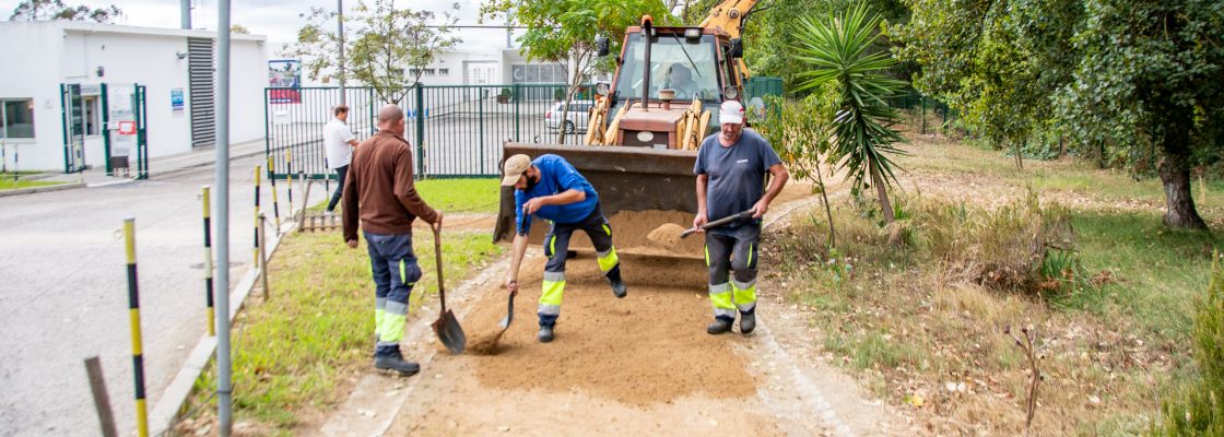 TRABALHOS DE MANUTENÇÃO NO COMPLEXO DESPORTIVO DE ÉVORA