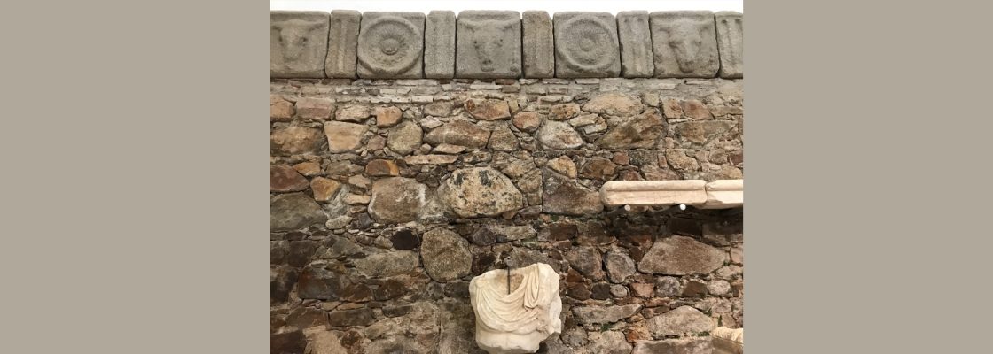 Arquivado: Elementos arquitetónicos e estatuária do Forum Romano de Évora | Ciclo “Ver o...