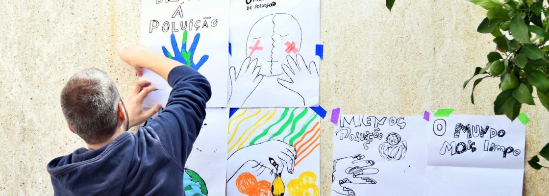 É NESTE PAIS Associação Cultural dinamizou oficina de design gráfico