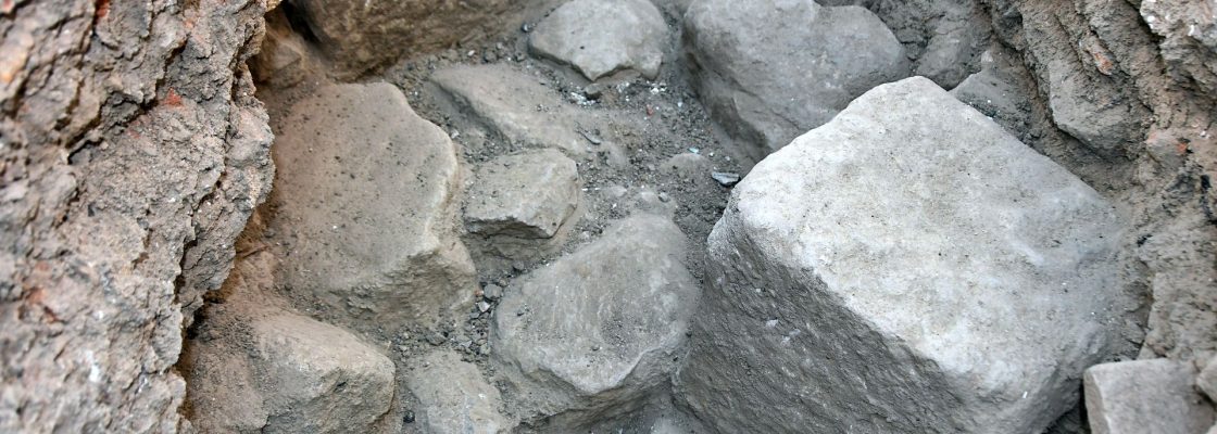 Executivo Municipal visitou a obra de remodelação da rede de águas e os achados arqueológicos...