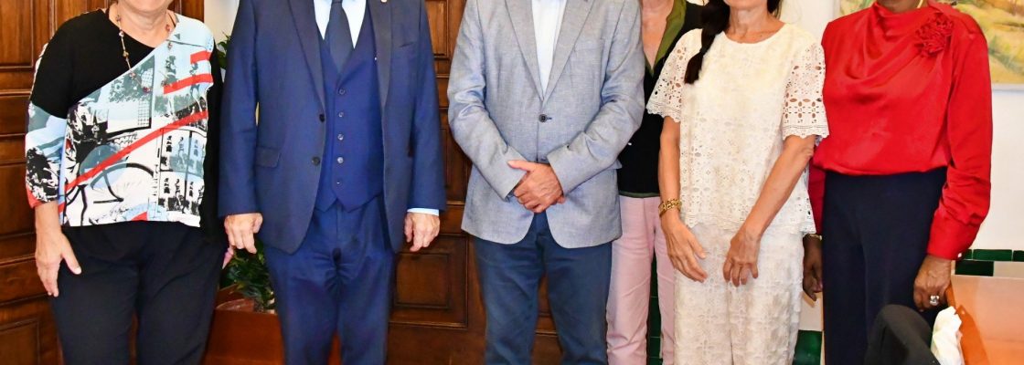 Delegação do Senado Francês recebida nos Paços do Concelho de Évora