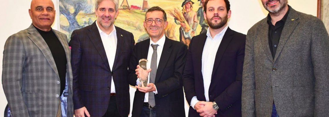 Carlos Zorrinho, Presidente da Câmara Municipal de Évora, distinguido pelo trabalho em prol da ...